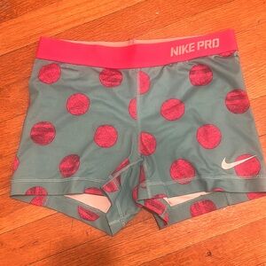 Nike pro shorts size M